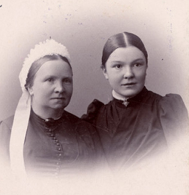 Ida von Bodelschwingh mit ihrer Tochter Frieda um 1890; Hauptarchiv der v. Bodelschwinghschen Stiftungen Bethel