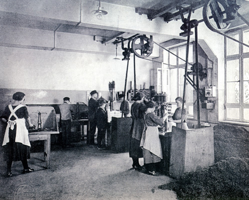 In der Zigarrenfabrik Ketes und Hagmann, um 1930
